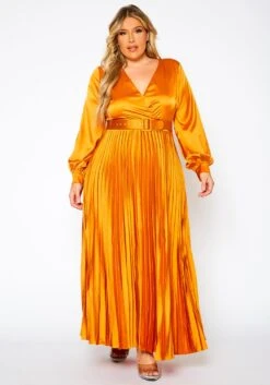 Plus Size Pleated Maxi Flare Dress